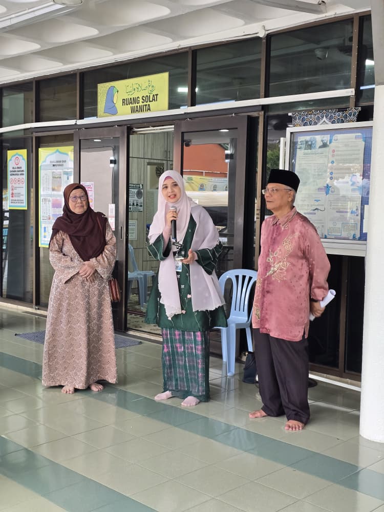 Dr. Narisa Hatun binti Ahmad Damanhuri, Pakar Perubatan Kesihatan Awam merangkap Ketua Sektor Kesihatan Keluarga, PKD Petaling, menyampaikan ucapan kepada para hadirin.